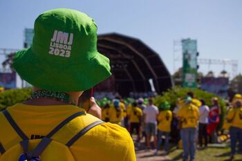 Unos 200.000 fieles toman Lisboa, paralizada por la JMJ