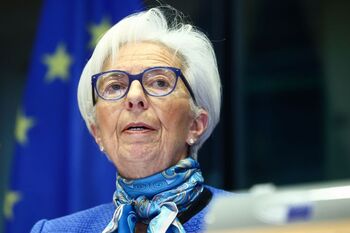 Lagarde llama a la calma y asegura que el BCE vigila el mercado