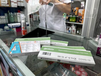 El verano dispara la venta de test Covid en las farmacias