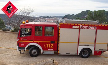 Otro incendio forestal avanza en Tàrbena (Alicante)