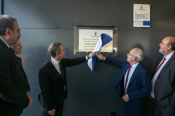 Page inaugura el nuevo centro de salud de Campillo de Altobuey