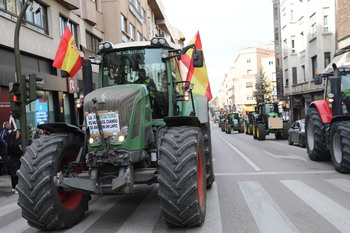 Unos 1.400 tractores se movilizan en Cuenca contra la PAC
